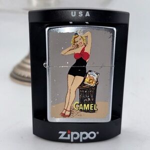 CAMEL CIGARETTES BATHING BEAUTY PINUP GIRL ZIPPO LIGHTER MINT IN BOX 1997​​